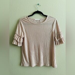 EUC Women’s June and Hudson ruffle sleeve knit top in size S